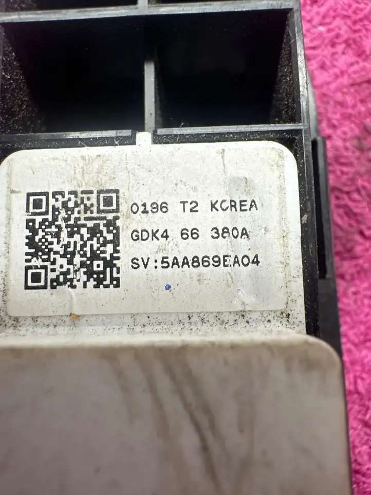 Mazda 6 (2009 - 2012) GDK466380A Кнопка стеклоподъемников — фото 3