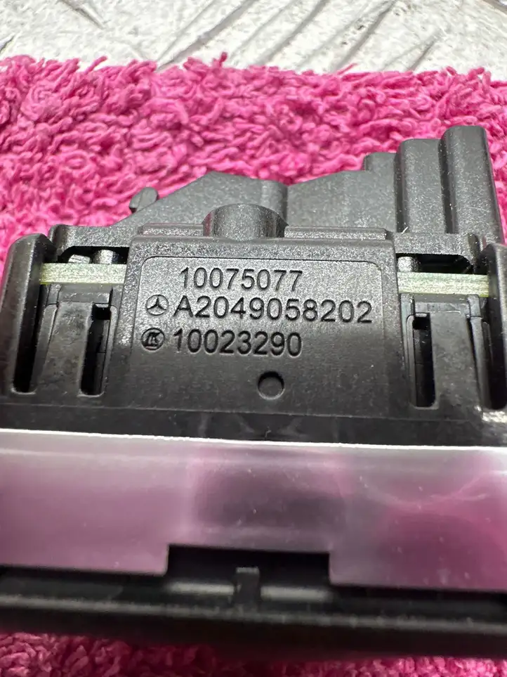Mercedes-Benz C W204 (2007 - 2014) A2049058202 Блок кнопок стеклоподъемников — фото 3