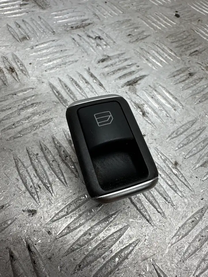 Mercedes-Benz C W204 (2007 - 2014) A2049058202 Блок кнопок стеклоподъемников — фото 1
