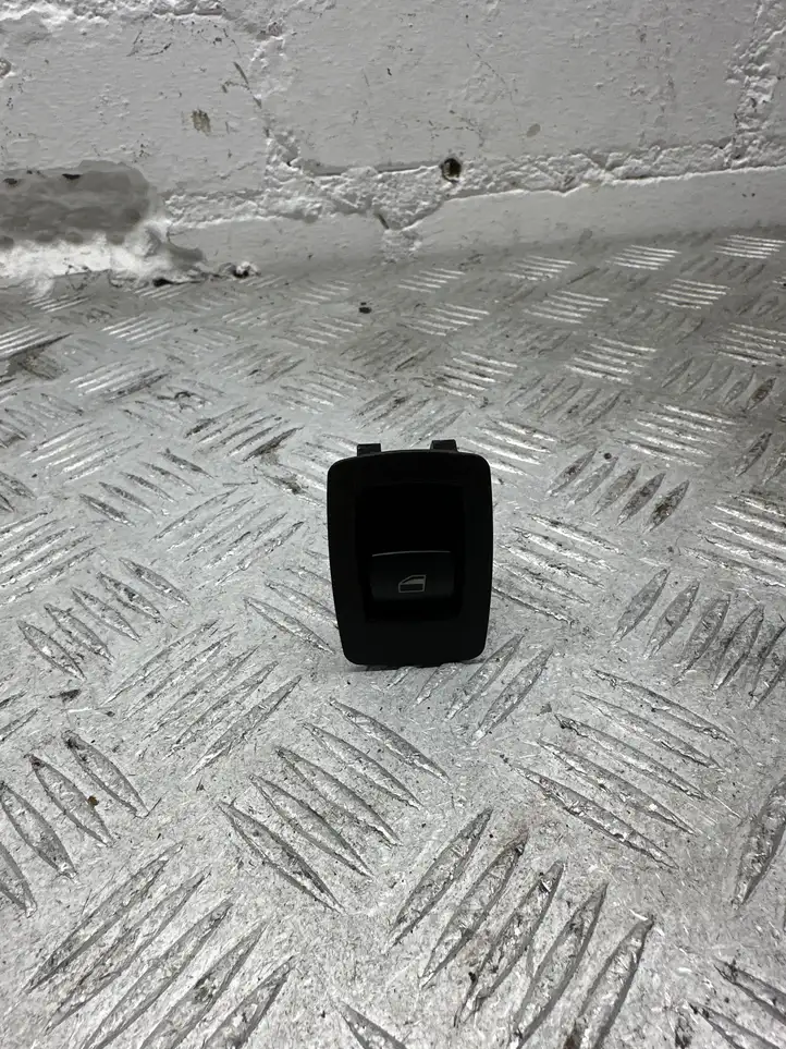 BMW 3 E90 E91 (2005 - 2012) 6945874 Кнопка стеклоподъемников — фото 1