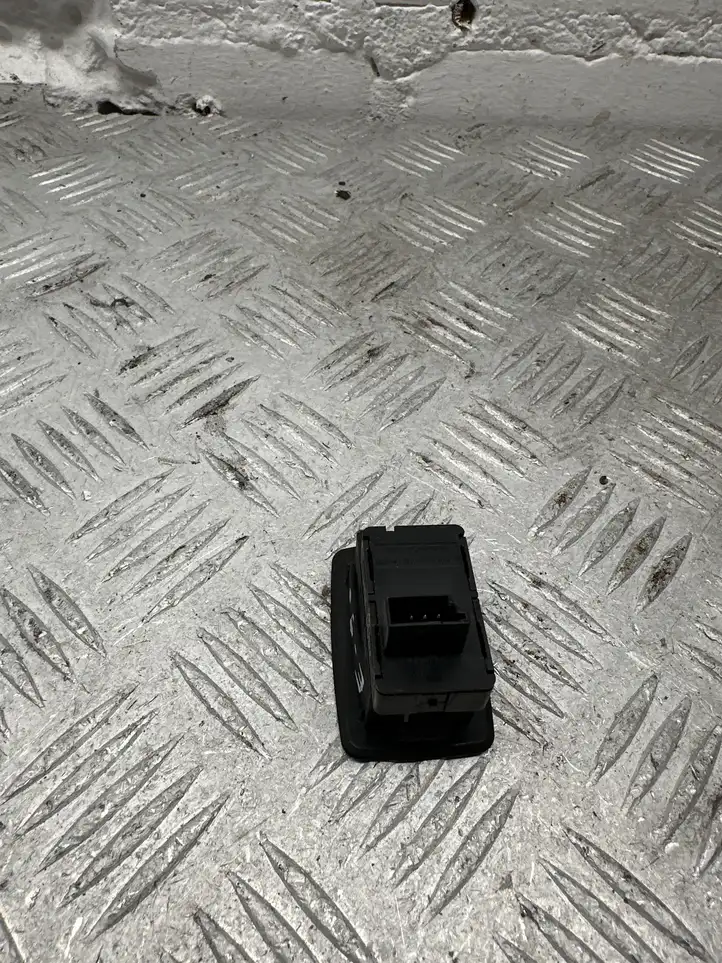 BMW 3 E90 E91 (2005 - 2012) 6945874 Кнопка стеклоподъемников — фото 2