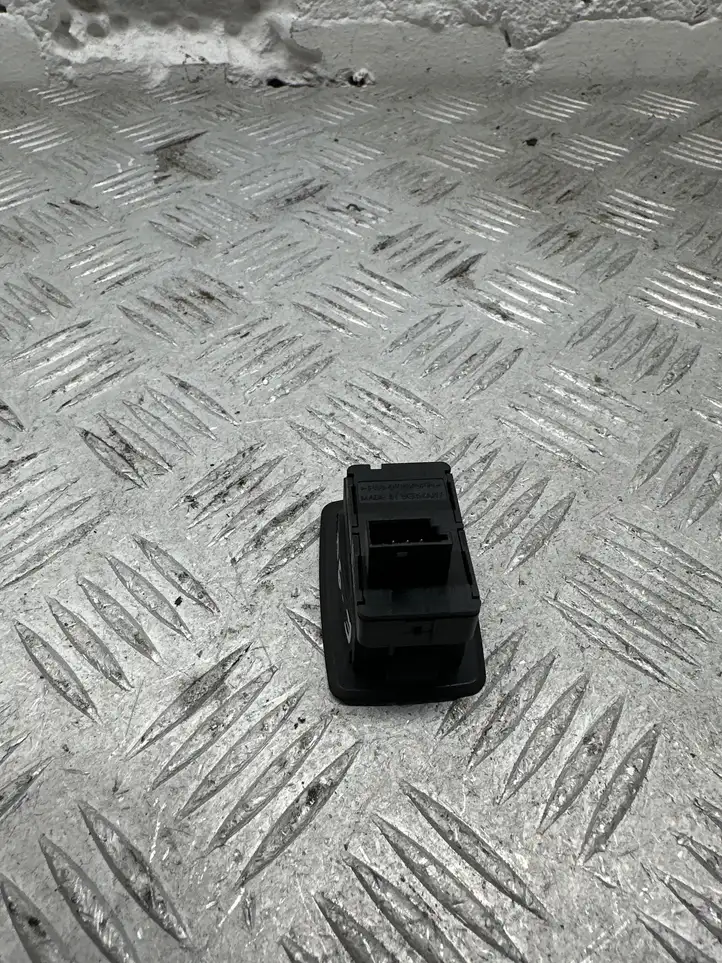 BMW 3 E90 E91 (2005 - 2012) 6945874 Кнопка стеклоподъемников — фото 2