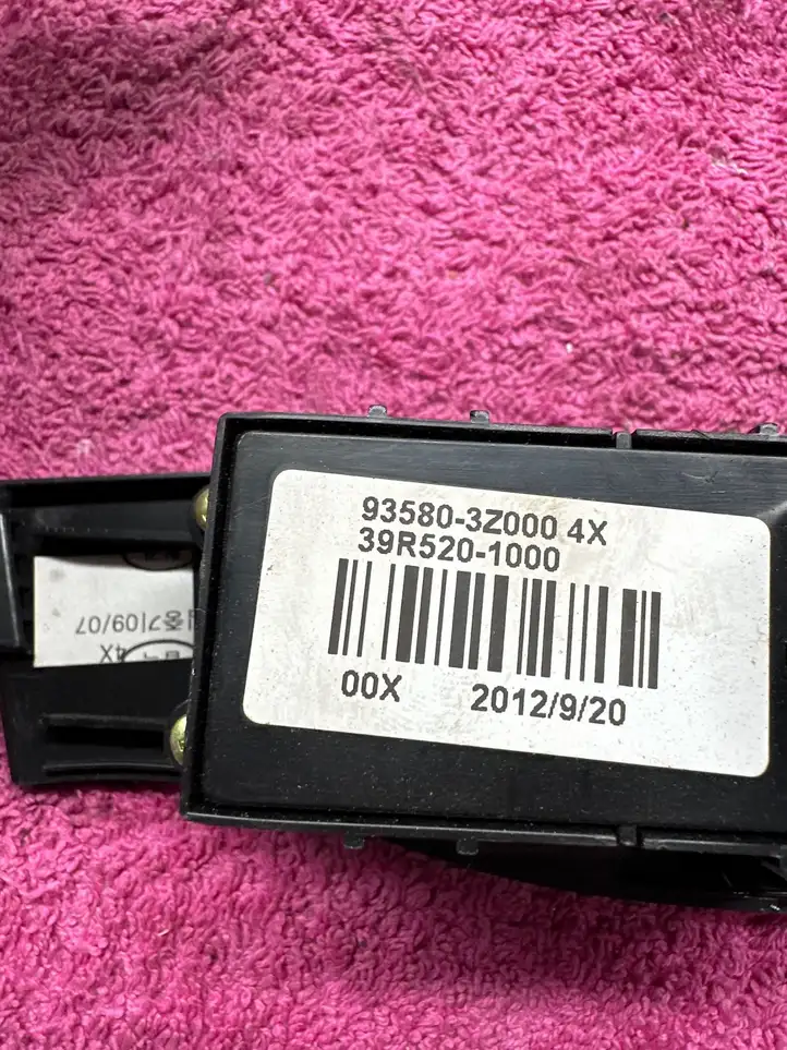 Hyundai i40 (2011 - ) 935803Z000 Блок кнопок стеклоподъемников — фото 3
