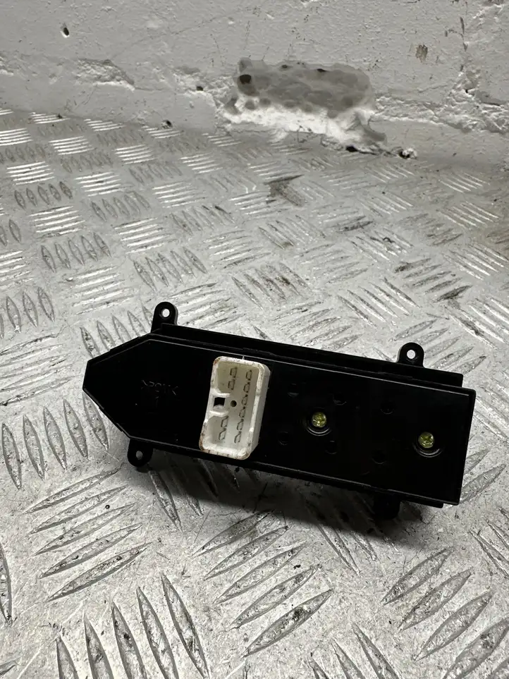 Hyundai Santa Fe (2009 - 2012) 371510 Блок кнопок стеклоподъемников — фото 2