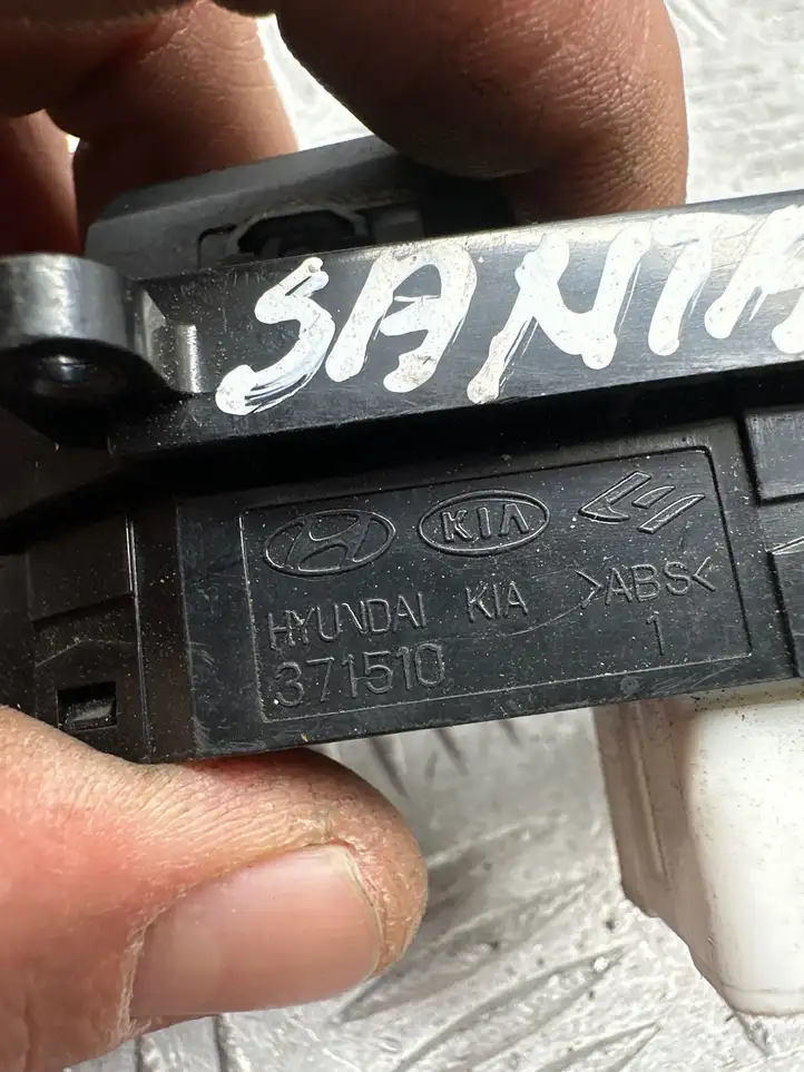 Hyundai Santa Fe (2009 - 2012) 371510 Блок кнопок стеклоподъемников — фото 3