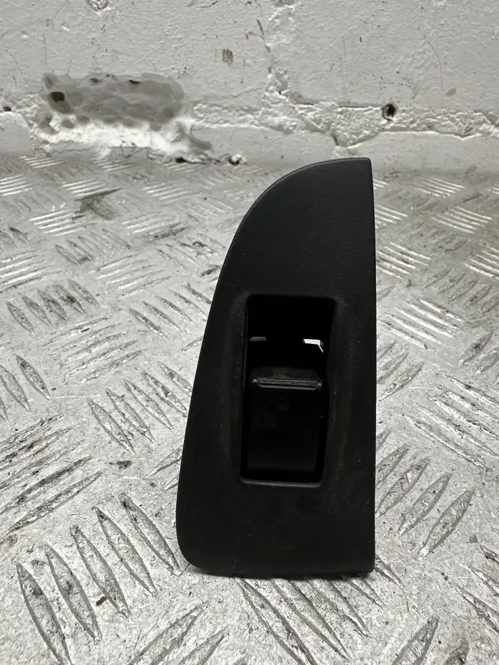 Toyota Avensis T250 (2003 - 2006) 7427105020 Блок кнопок стеклоподъемников — фото 1
