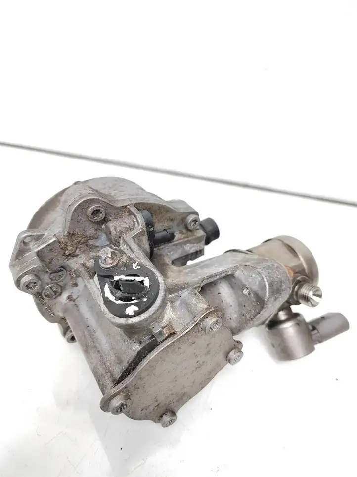BMW X5 E70 (2006 - 2013) 7610761 Топливный насос — фото 3