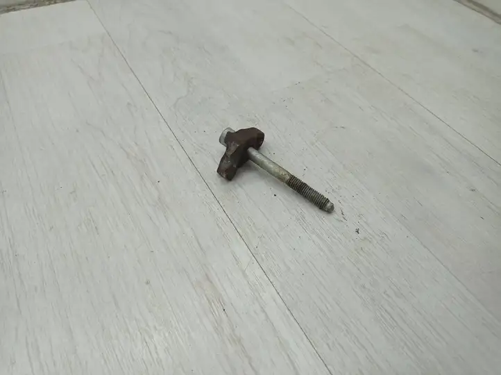 Peugeot 4007 (2007 - 2012) Держатель форсунки — фото 1