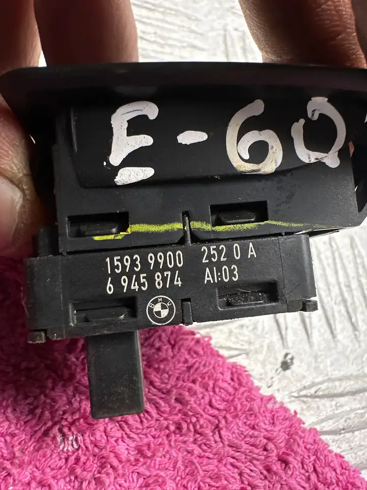 BMW 5 E60 E61 (2004 - 2010) 6945874 Кнопка стеклоподъемников — фото 3