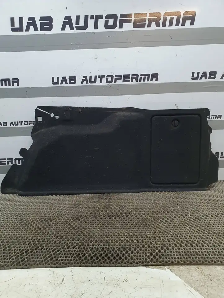 Ford Focus (2011 - 2015)   Нижний отделочный щит бока багажника