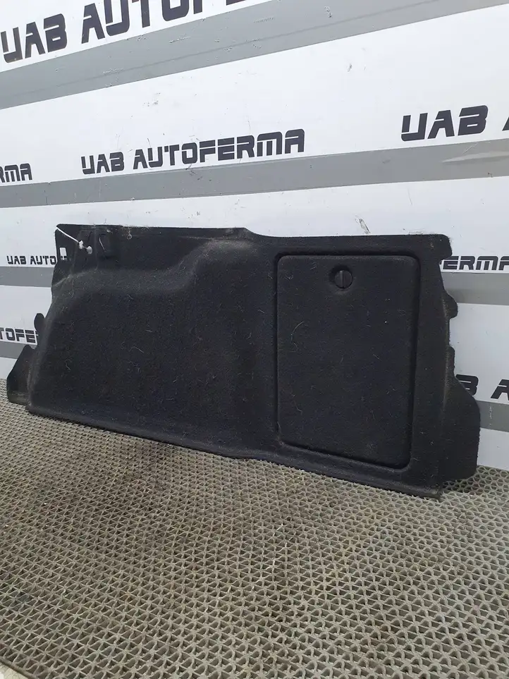 Ford Focus (2011 - 2015)   Нижний отделочный щит бока багажника