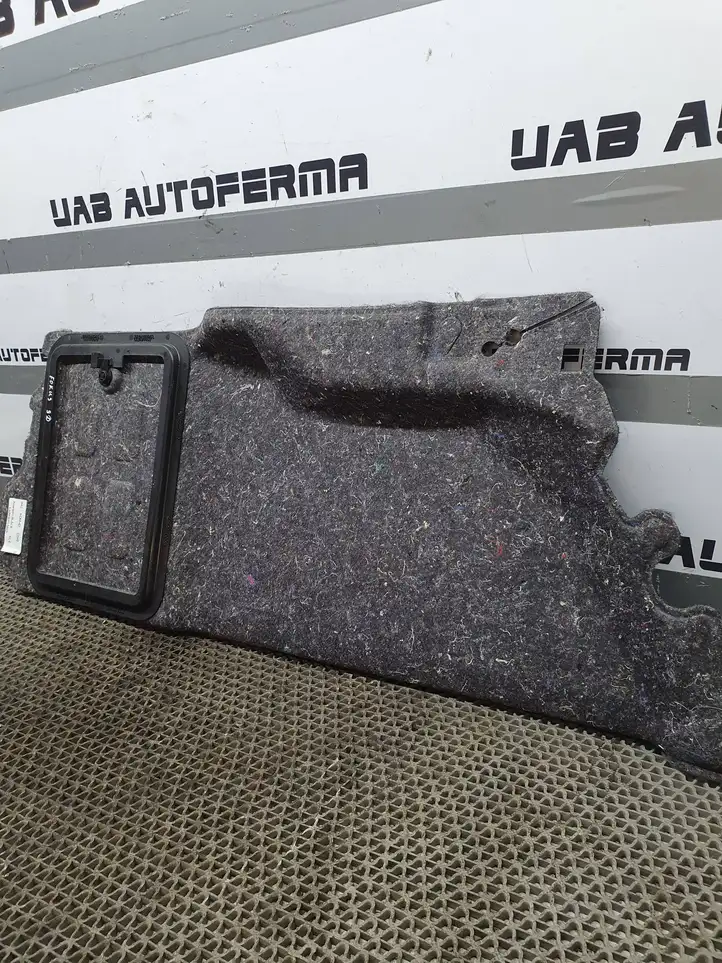 Ford Focus (2011 - 2015)   Нижний отделочный щит бока багажника