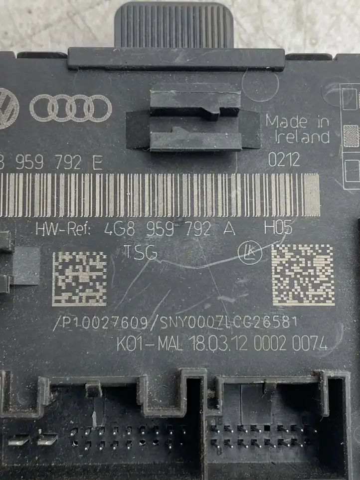 Audi A6 C7 (2011 - 2014) 4G8959792A Блок управления дверью — фото 3