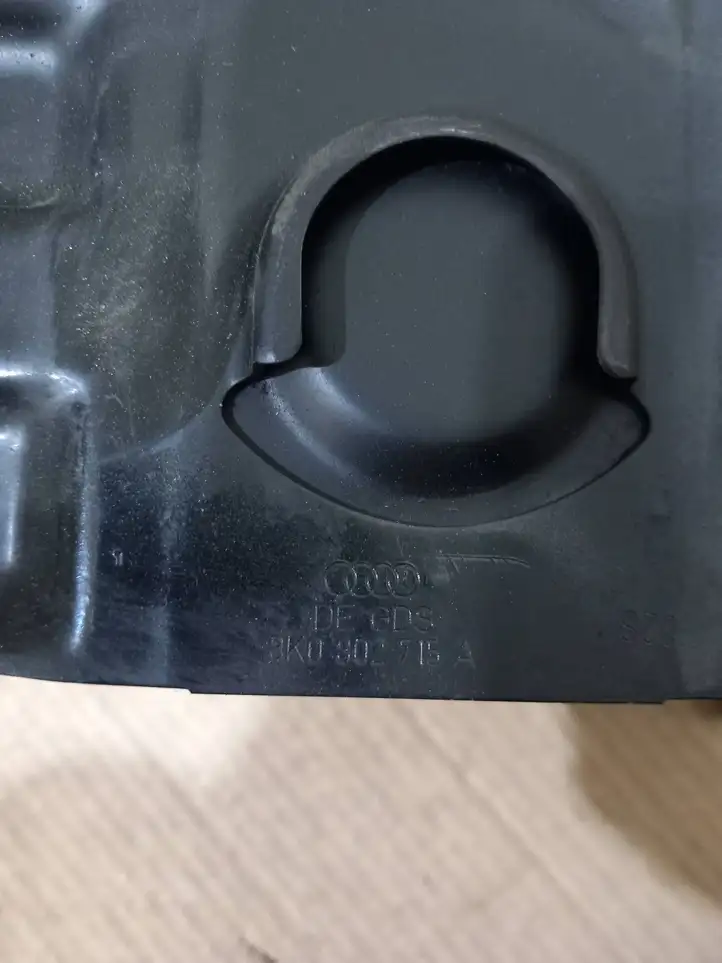 Audi A4 S4 B8 8K (2007 - 2011) 8K0802715A Держатель аккумулятора — фото 3