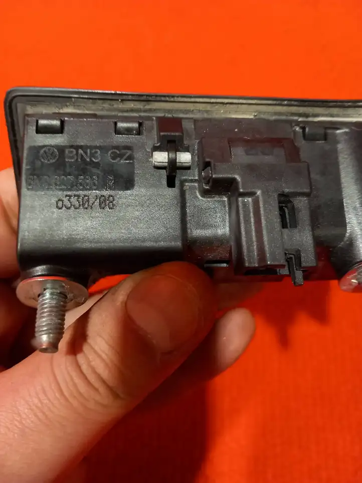 Audi A4 S4 B8 8K (2007 - 2011) 5N0827566B Кнопка закрытия крышки багажника — фото 4