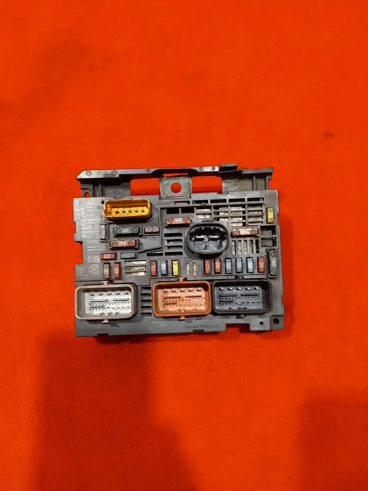 Citroen C5 (2008 - 2017)  9664705980 Модуль управления BSM