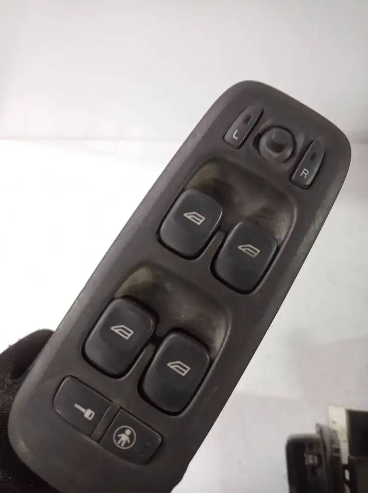 Volvo S80 (1998 - 2004) 8682949 Кнопка стеклоподъемников — фото 3