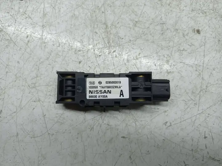 Nissan Note (E11) (2006 - 2014) 0285003019 Датчик удара SRS — фото 1