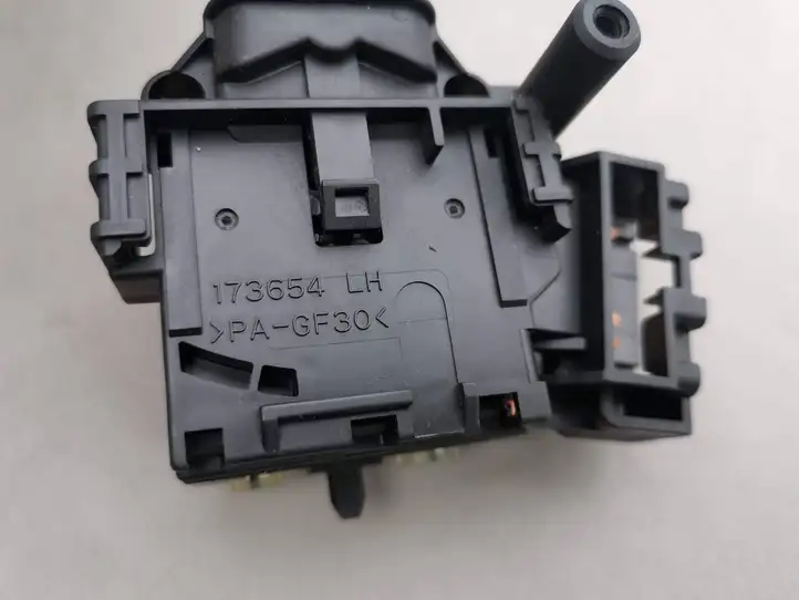 Toyota Avensis Verso (2004 - 2009) 173654 Переключатель стеклоочистителей — фото 4