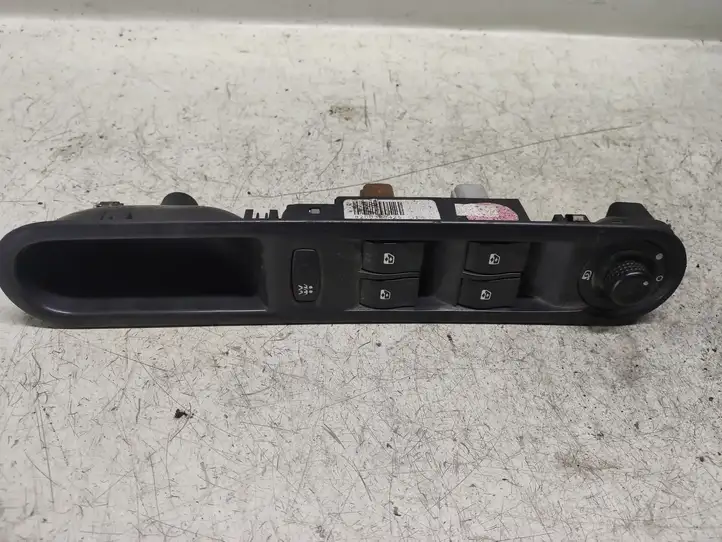 Renault Espace - Grand espace IV (2004 - 2014) 8200328425 Блок кнопок стеклоподъемников — фото 1