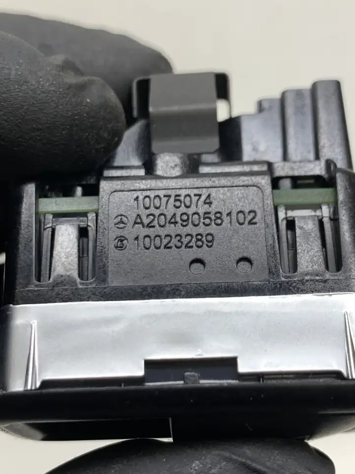 Mercedes-Benz E W212 (2009 - 2016) A2049058102 Блок кнопок стеклоподъемников — фото 2