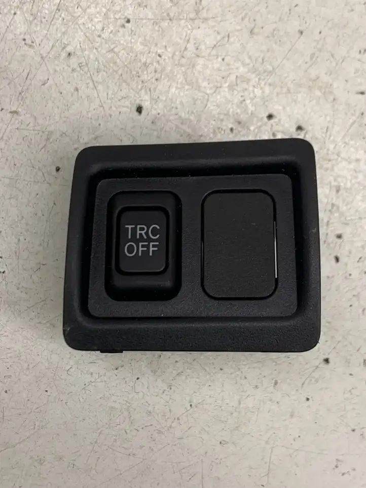 Lexus IS 220 (2005 - 2010)  15A895 Выключатель ASR)