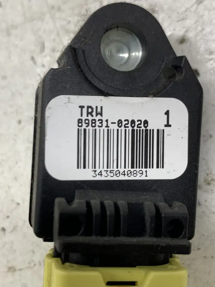 Lexus IS 220D-250-350 (2005 - 2010) 8983102020 Датчик удара SRS — фото 2