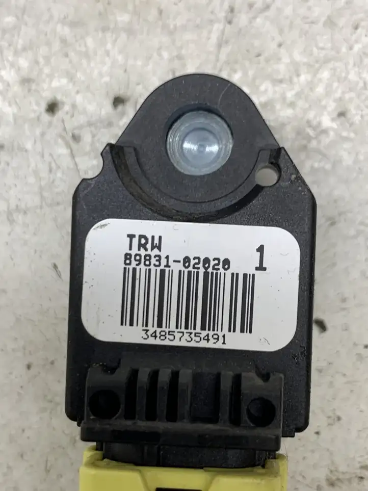 Lexus IS 220D-250-350 (2005 - 2010) 8983102020 Датчик удара SRS — фото 2