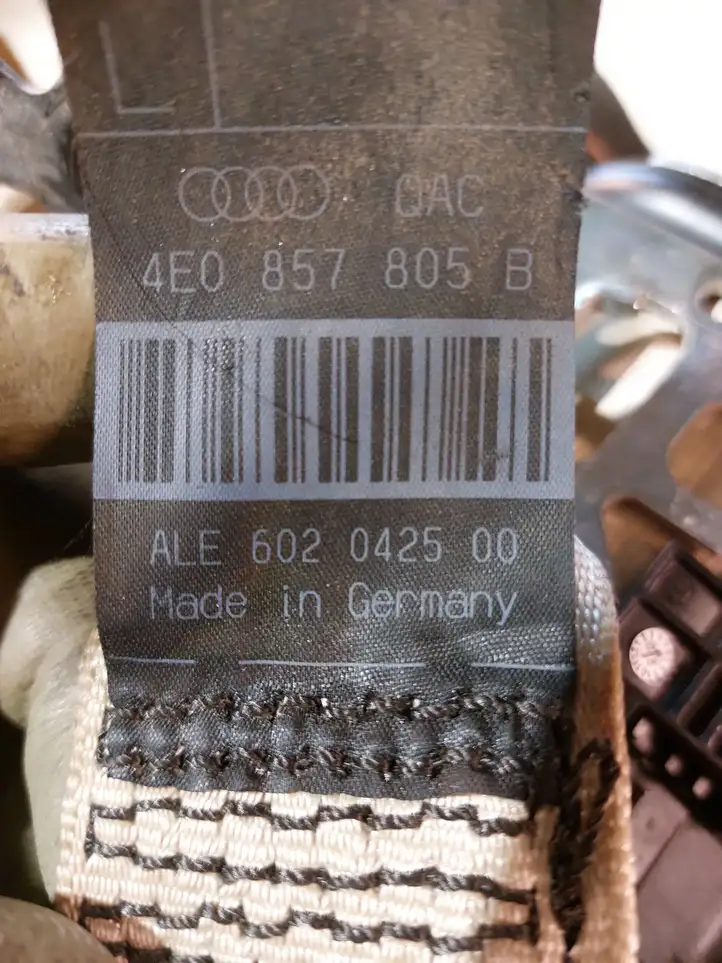 Audi A8 S8 D3 4E (2005 - 2007) 4E0857805B Задний ремень безопасности — фото 3