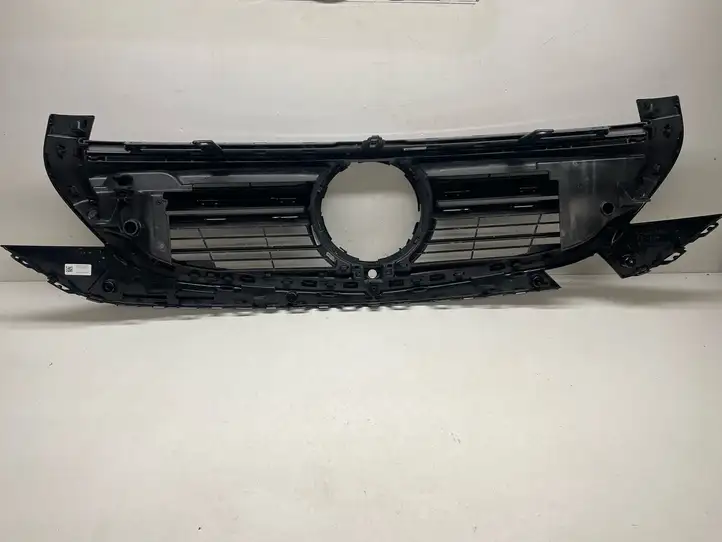 Mercedes-Benz EQC (2018 - ) A2938883500 Верхняя решетка радиатора — фото 3