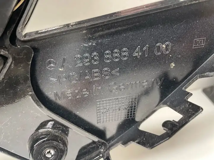 Mercedes-Benz EQC (2018 - ) A2938883500 Верхняя решетка радиатора — фото 4