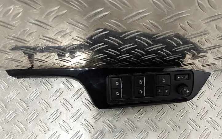 Toyota C-HR I (2016 - 2022) 84040F4020 Блок кнопок стеклоподъемников — фото 2