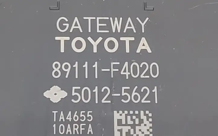 Toyota C-HR I (2016 - 2022) 89111F4020 Модуль Gateway — фото 3