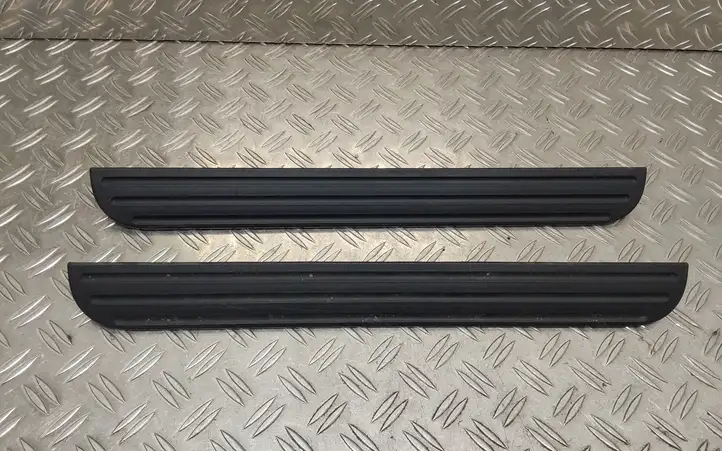 Toyota RAV 4 (XA30) (2006 - 2016) 6791142030 Внутренняя отделка переднего порога — фото 1