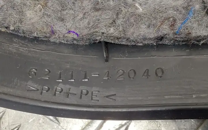Toyota RAV 4 (XA30) (2006 - 2016) 6211142040 Прочие детали салона — фото 4