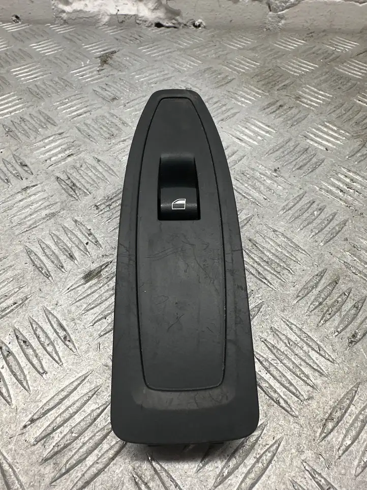 BMW M4 F82 F83 (2014 - 2020) 9208107 Блок кнопок стеклоподъемников — фото 1