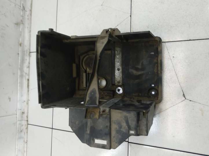 3M5110723 Ford Focus Akumuliatoriaus dėžė