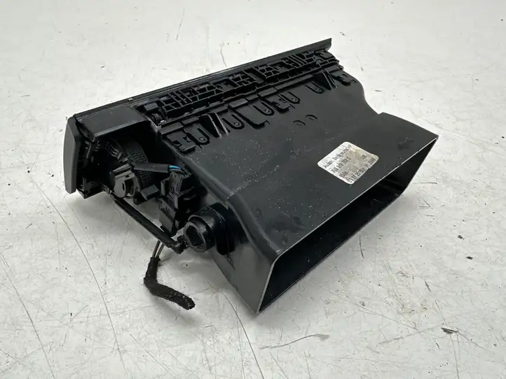 Skoda Superb B8 (3V) (2015 - 2023) 3V0819702C Боковой воздушный дефлектор — фото 2