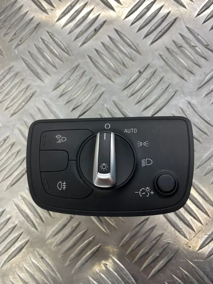 Audi A6 C7 (2011 - 2014) 4G0941531E Включатель фонарей — фото 2