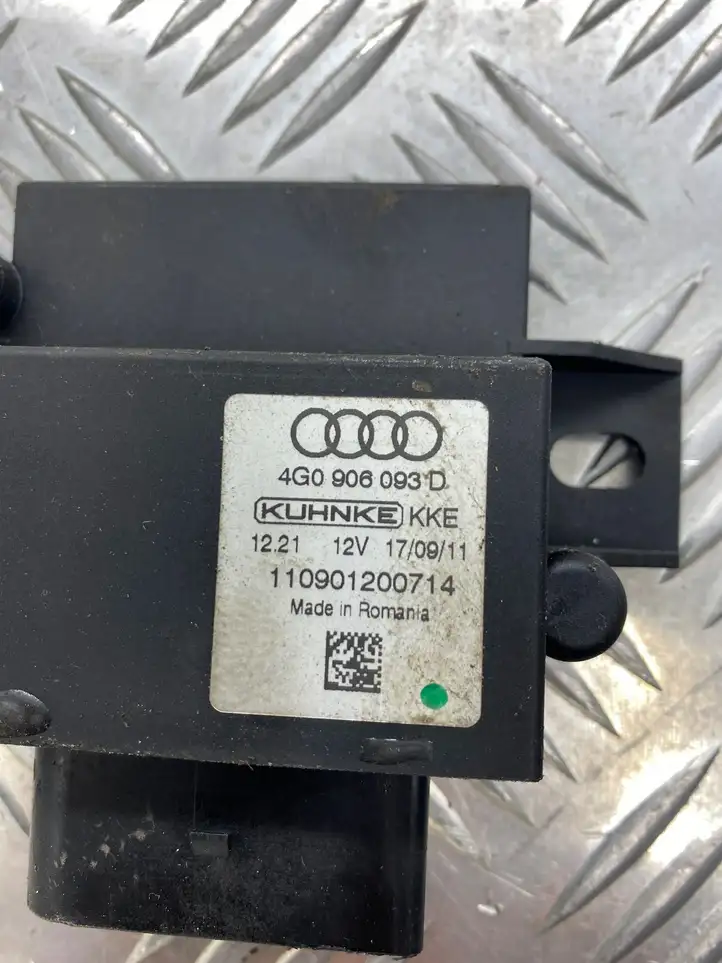 Audi A6 C7 (2011 - 2014) 4G0906093D Прочие блоки управления — фото 5
