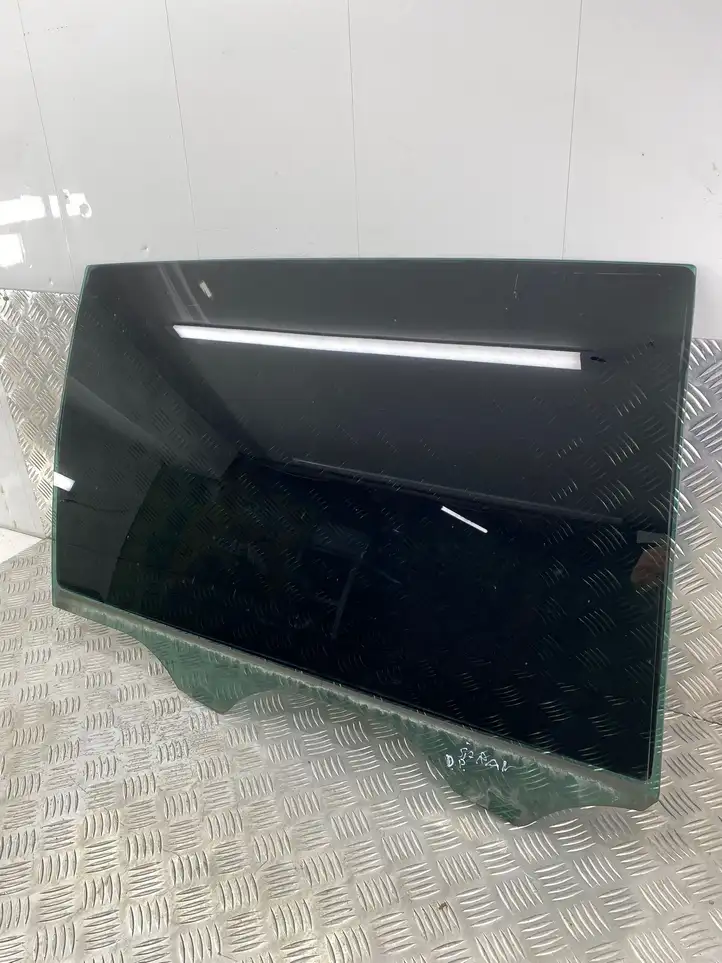 Volkswagen Sharan (2010 - 2015) 7N0845206A Форточка двери — фото 1