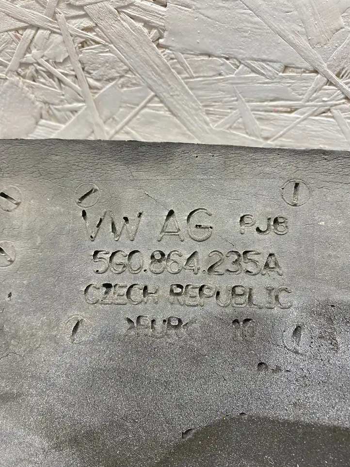 Volkswagen Golf VII (2013 - 2019)  5G0864235A Пенопласт крыла