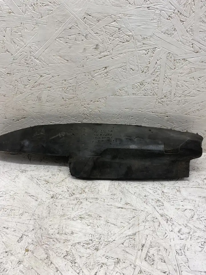 Volkswagen Golf VII (2013 - 2019)  5G0864235A Пенопласт крыла