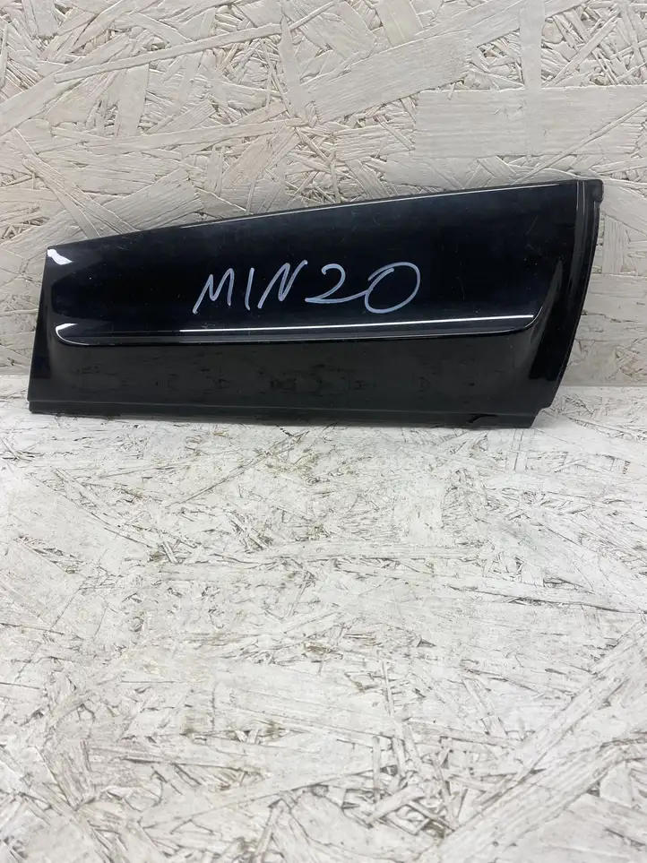 Mini Cooper Countryman R60 (2010 - 2016) 5113901547 Облицовка заднего бокового стекла — фото 1