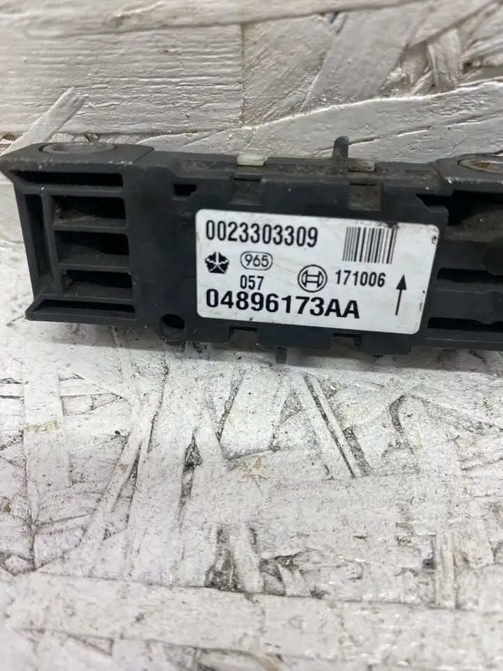 Jeep Grand Cherokee (WK) (2004 - 2010) 04896173AA Датчик удара SRS — фото 3