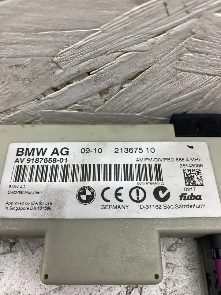 BMW 3 E90 E91 (2005 - 2012) 21367510 Усилитель антенны — фото 2