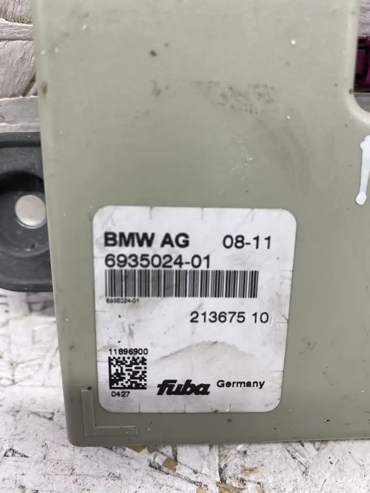 BMW 3 E90 E91 (2005 - 2012) 693502401 Усилитель антенны — фото 2