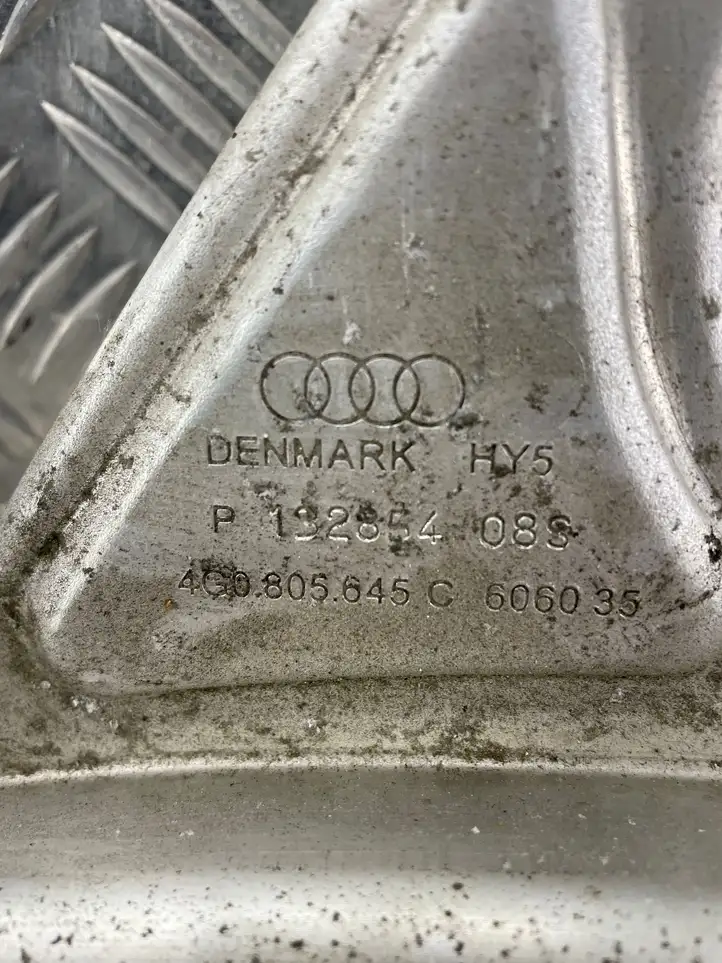 Audi A6 C7 (2011 - 2014) 4G0805645C Прочие детали моторного отсека — фото 5