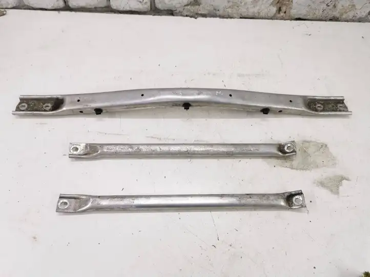 BMW X5 E70 (2006 - 2013) 7184940 Прочие детали моторного отсека — фото 1