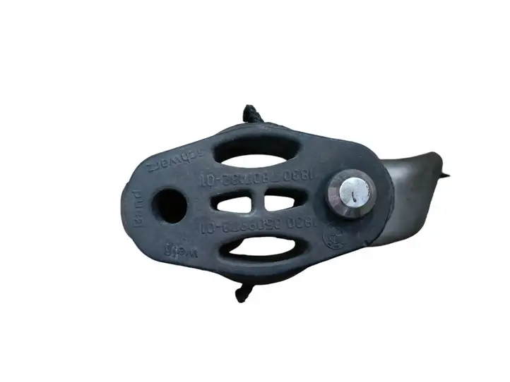 BMW 5 F10 F11 (2009 - 2016) 18308509978 Кронштейн глушителя — фото 3